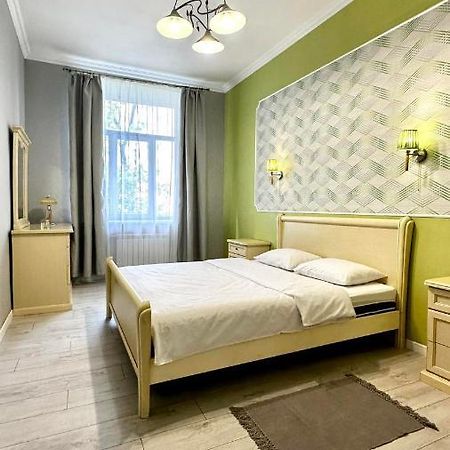Comfortable One Beds With Nice View For Independent Sqr Kyiv Exterior photo
